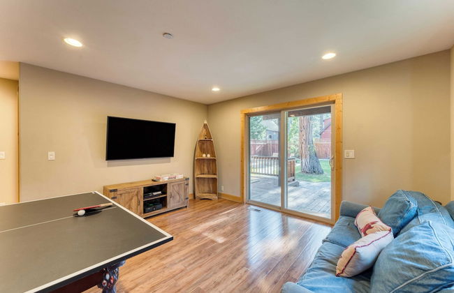 Washoe Chalet by Avantstay Game Room, Hot Tub, Putting Green & Fire Pit - Foto 20