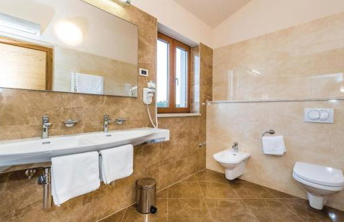 Beautiful Home In Turcic With Wifi - Foto 35