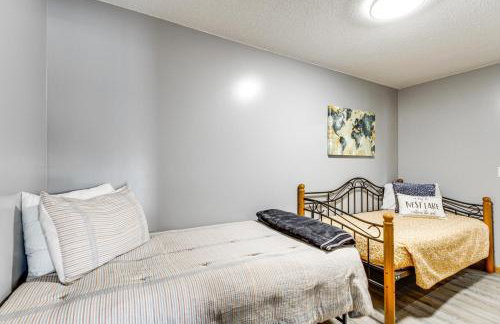 Private Lakefront Cabin with Hot Tub, Deck and Views - Foto 24