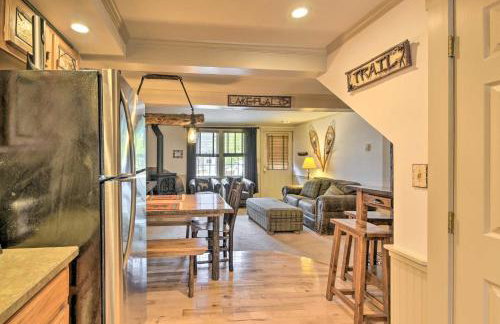 Townhome with Deck Walk to Mirror Lake and Main St! - Foto 9