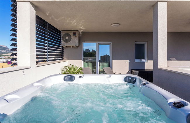 Luxury Modern Penthouse w Jacuzzi & Huge Terrace - Foto 34