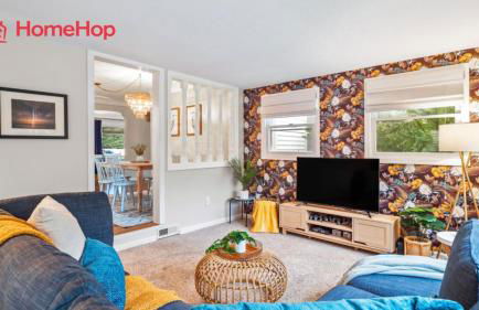 4 Bedroom Pool and Hot Tub Home Near Cleveland - Foto 1