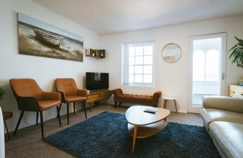 Breathtaking High Street Townhouse With Stunning Sea Views at 'The Old Fishermans Townhouse' - Foto 15