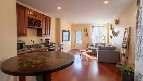 Modern Retreat Near John Hopkins Central Location! - Foto 4