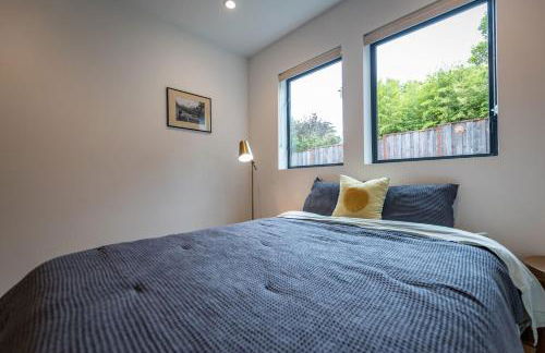 Modern indoor-outdoor living wHot Tub Walk to Beaches & Mountain Trails - Foto 21