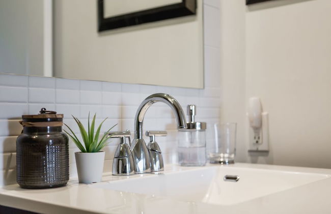 QuickStay - Modern 2-Bedroom Condo, Panoramic City Views - Foto 23