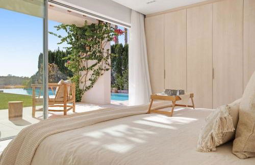 Exclusive Luxury Villa with Stunning Sea Views - Foto 13