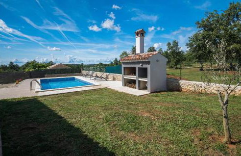 Awesome Home In Malisi With Kitchen - Photo 14