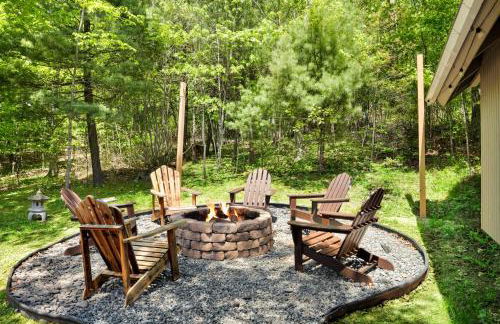 Mountain cabin w hot tub, fire pit & pet-friendly - Foto 6