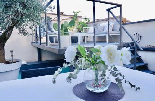 La Maison Blanche 5*, Piscine & vue Cité Médiévale - Foto 18