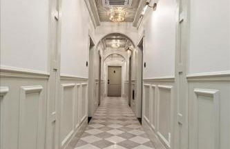 The Bee Room - Cozy Retreat on Midway Main Street - Photo 18