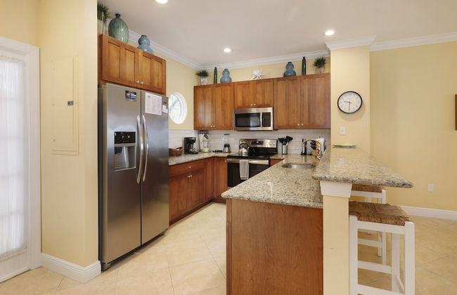 Waterfront Luxury Villa With Sunset Views And Boat Slip 3 Bedroom Townhouse by RedAwning - Photo 6