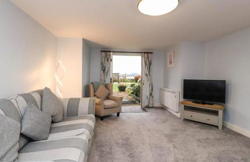 Inglewood Court - Photo 5