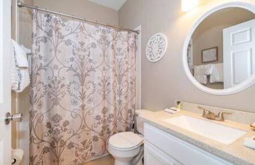 Newly Renovated Close to Disney w Private Pool - Foto 6