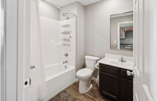 Rustic-Industrial Loft with Courthouse Views apts - Photo 26