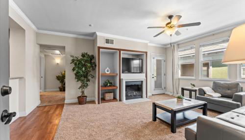 New Elegant 1BR Retreat Heated Pool Gym Sauna - Foto 5