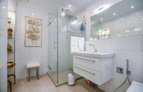 Stylisch und Schick, neue Wohnung, U-Bahn 2 Minuten - Photo 44