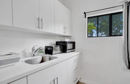 Central Stunning Villa with Heated Pool Cabana - Foto 10