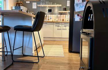 Wohlfühloase mit Pool, Kamin & großer Terrasse - Foto 10