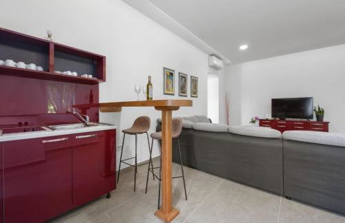 Charming Villa with Pool - Foto 23