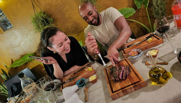 Desfrutando de um bom churrasco