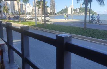 Lindo apartamento com vistas na praia do Gonzaguinha - Foto 27