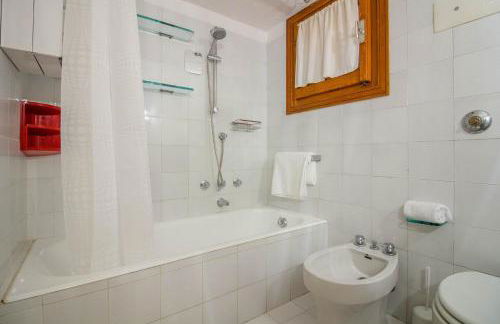 GuestHost - Dreamy Sea View with Pool - Photo 15