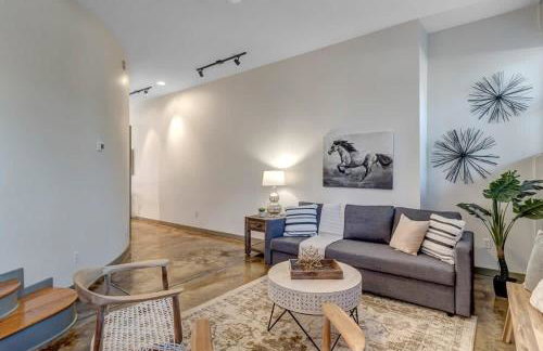 Hidden-Gem 2B Towhhouse in Springfield Close to DT and Stadium! - Photo 8