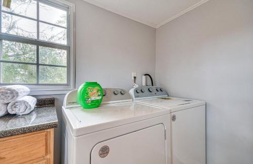 3 Mi to Stone Creek! 2-Acre Family Tallassee Gem - Foto 20