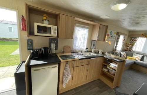 3 Bedroom Caravan, Edi Rita, Robin Hood, Pet Friendly - Photo 25
