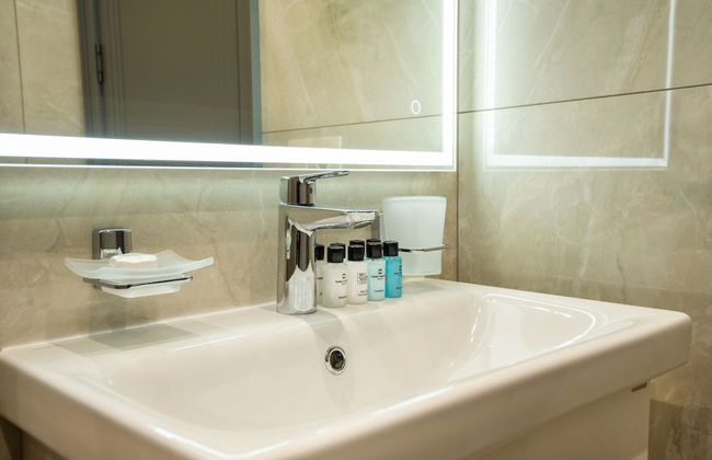 Hilltop North Avenue by Stellar Hotels - Photo 71