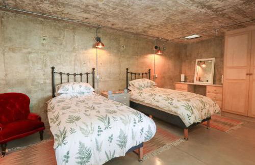 The Transmitter Bunker - Photo 15