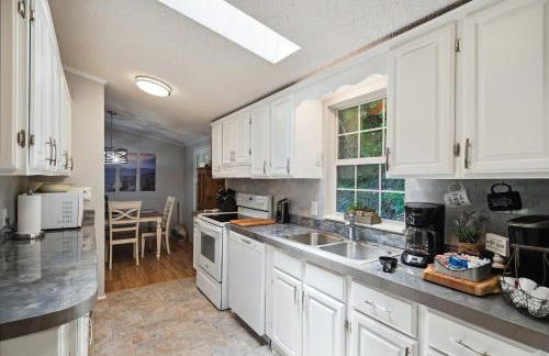 Twin Ponds Retreat-pond Hot Tub Fire Pit Game Room Pet Friendly - Foto 12