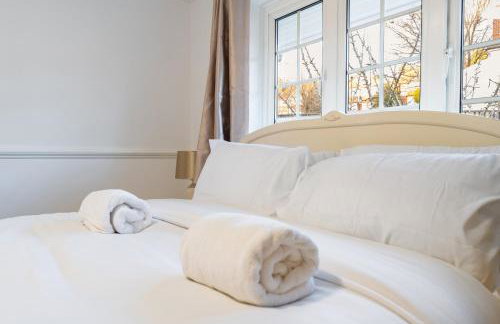 Purley House-Sleeps 8-Near Gatwick-Games Room - Foto 19