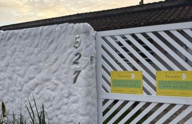 Apartamento aconchegante - Sesc Bertioga dentro de Pousada Lemon - Foto 2