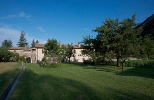 Casa ridente nella valle del Menotre con giardino - Photo 4