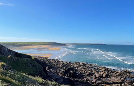 Family-friendly cottage - walk to stunning beach - Foto 17