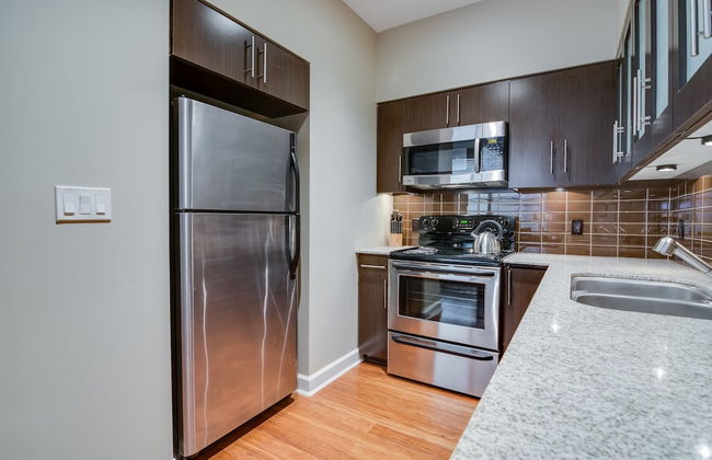 Bluebird Suites near AutoZone Park - Foto 17