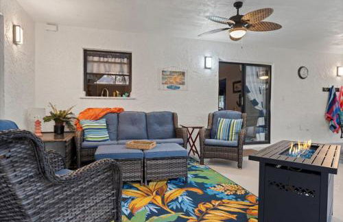 Waterfront - Private Pool - Pet Friendly - Photo 5