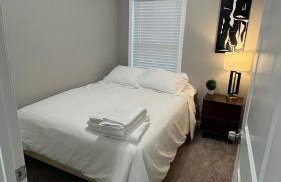 Stylish 4BR Near ATL Attractions - Photo 17