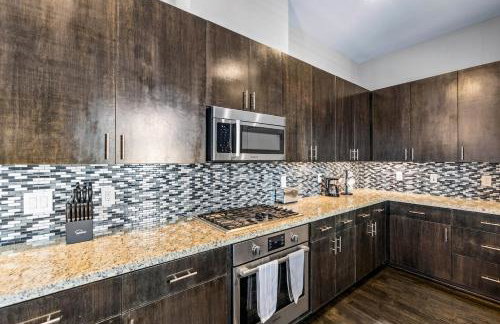 Gorgeous Property Near Convention Center - Foto 22