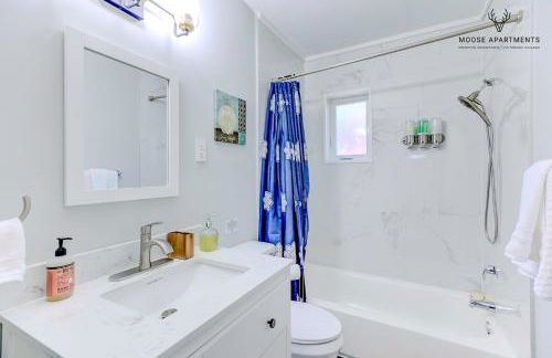 The Moose #8 - Modern Luxe Loft with King Bed & Free Parking & Wifi - Foto 23