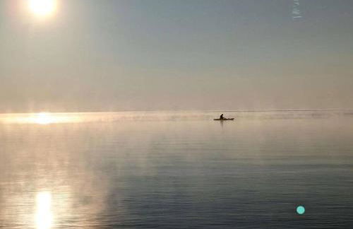 Modern Home on Mille Lacs Lake! Amazing yard and game-room! - Foto 30