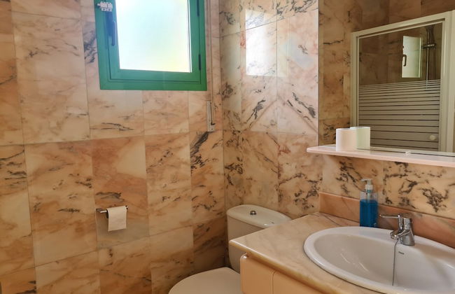 Les Cactus Remarkable 7 bed Villa - Private Pool - Photo 13