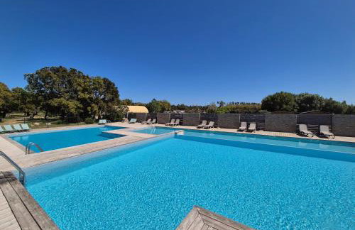Charmant T2 climatisé avec terrasse à 5min des plages - Foto 1