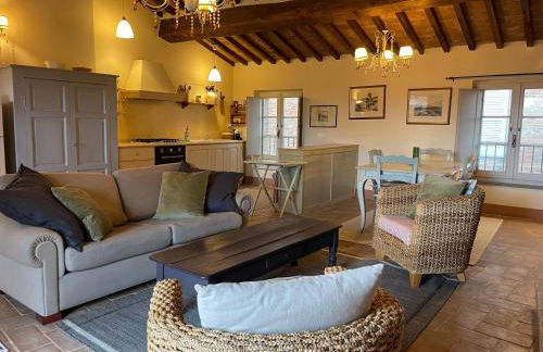 2 King Bed, 2 Full Bathroom Apartment in Umbria - Tuscany - Photo 10