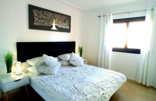 Luxury large 2 bedroom Apartment 10 min walk to Villamartin Plaza - Foto 13