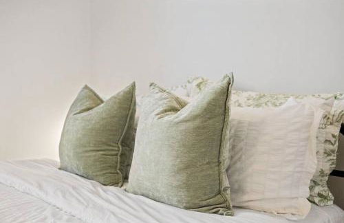 Historic Hideaway Hot Springs - Photo 15