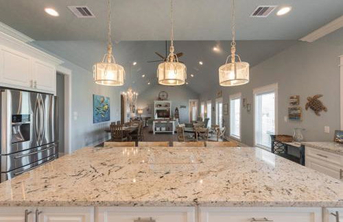 Gorgeous 5BR Sleeps 20 Great OutDoor Entertainment - Diamond in the Dunes - Foto 54