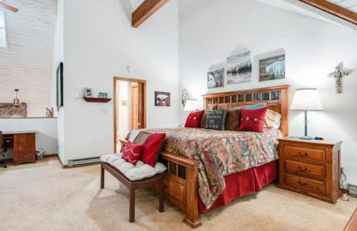 Mountain Condo w Views, Balconies and Fireplace - Foto 15